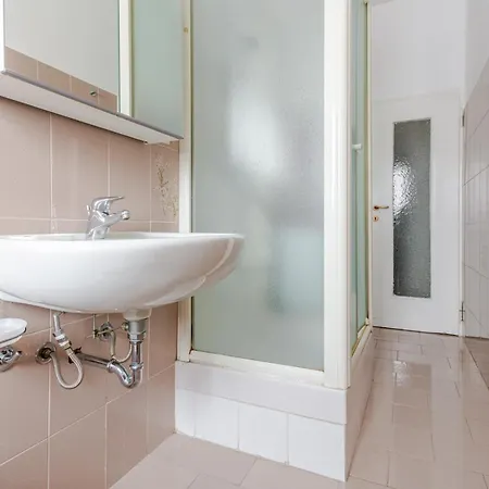 Guesthost - Bonola M1 Bright & Functional Flat Apartmán Milán