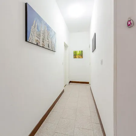Apartmán Guesthost - Bonola M1 Bright & Functional Flat *
