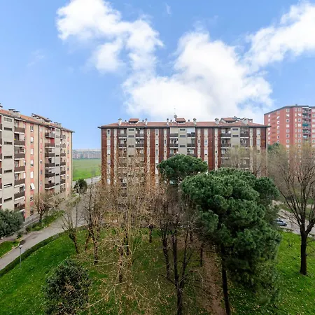 Apartmán Guesthost - Bonola M1 Bright & Functional Flat