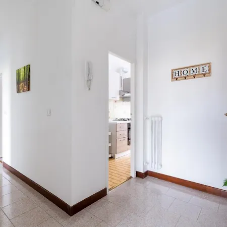 Guesthost - Bonola M1 Bright & Functional Flat Μιλάνο