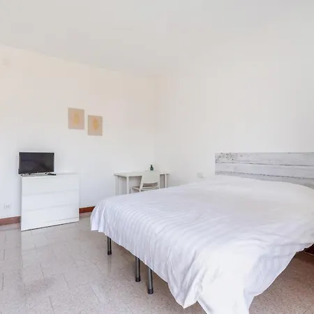 Guesthost - Bonola M1 Bright & Functional Flat * Milan