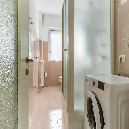 Apartment Guesthost - Bonola M1 Bright & Functional Flat